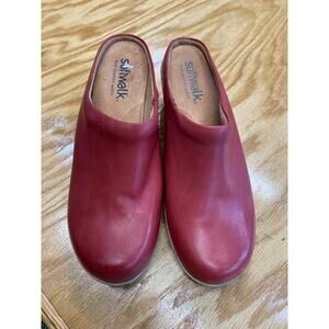 Soft Walk Madison Comfort Shoes Women's 11 M Red Leather Slip On Round Toe S11